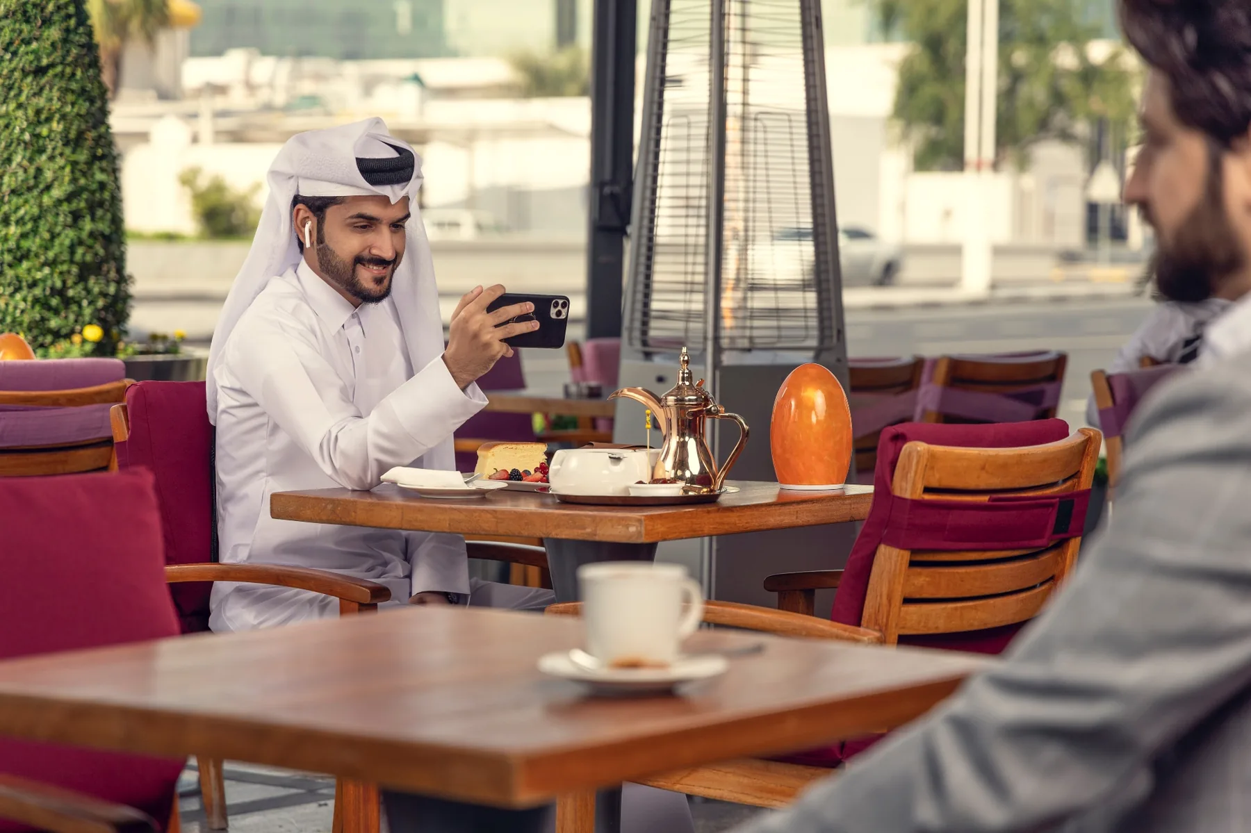 تراس الفندق — ضيافة الشاي